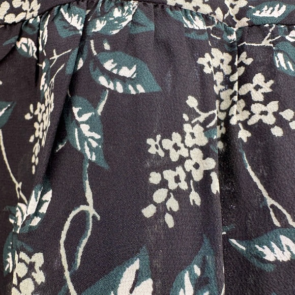 Madewell 100% Silk NWOT Ruffle-Hem Wrap Top in Antique Floral Large - Picture 14 of 16